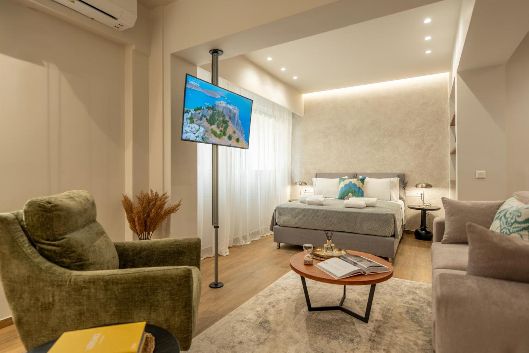 Derouse Othon Suite With Hydromassage Jacuzzi Atene Esterno foto